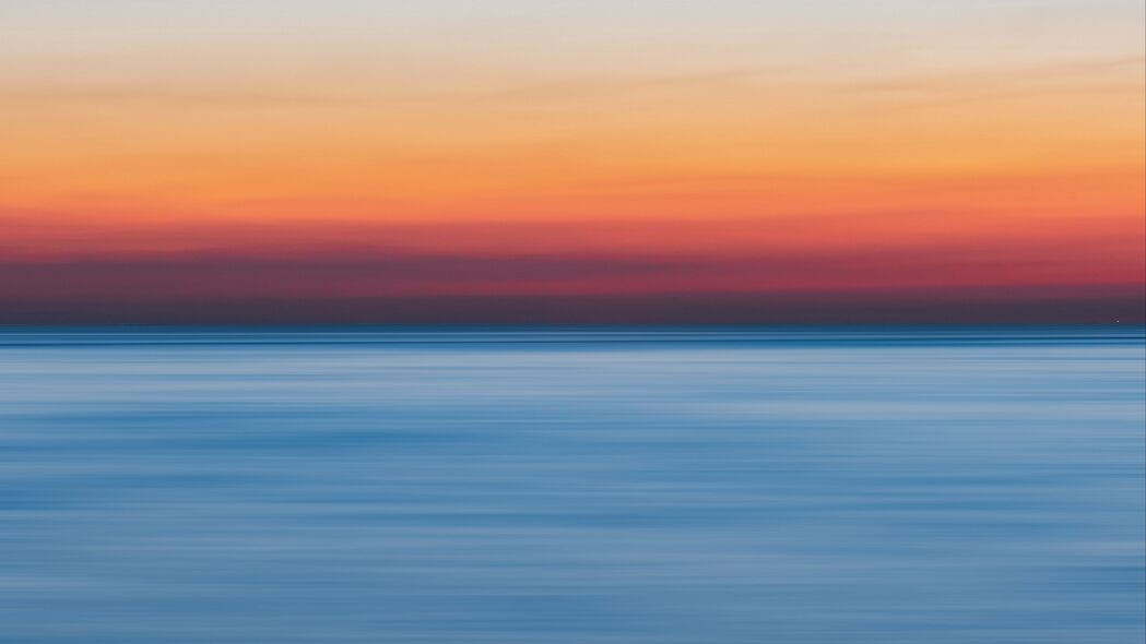 大海地平线日落模糊浅色美景，4K高清壁纸3840x2160免费下载