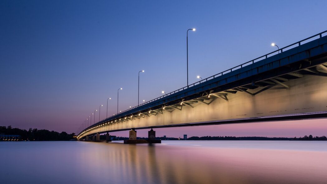 大桥夜景背光，赫尔辛基芬兰风情，4K高清壁纸3840x2160免费下载