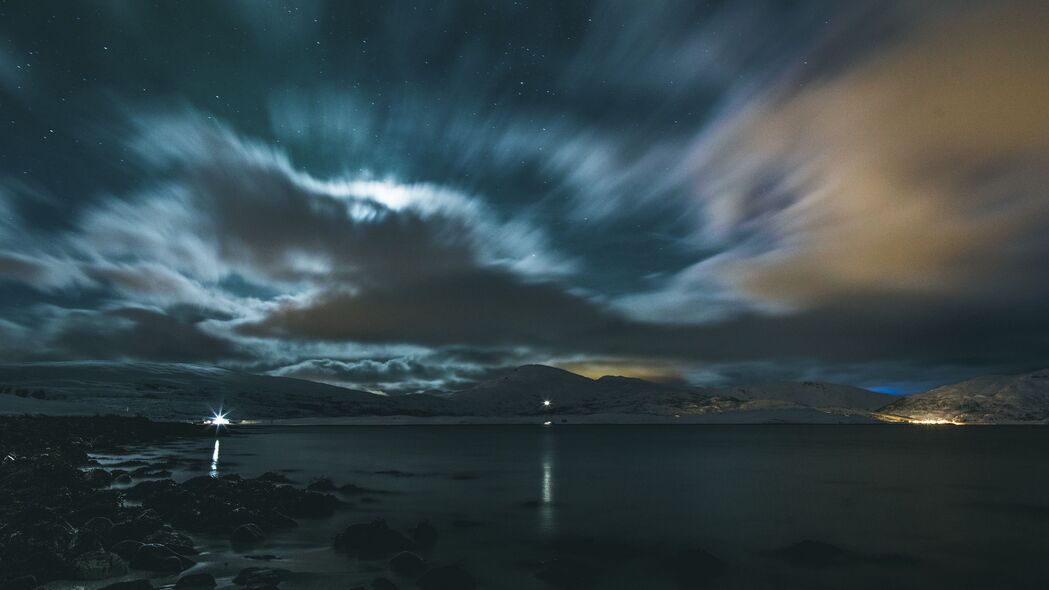 山脉星空湖泊水雪夜间美景，4K高清壁纸（3840x2160）免费下载