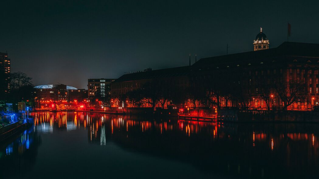 夜城之光，柏林灯火河流海岸美景，超高清4K壁纸下载（3840x2160）