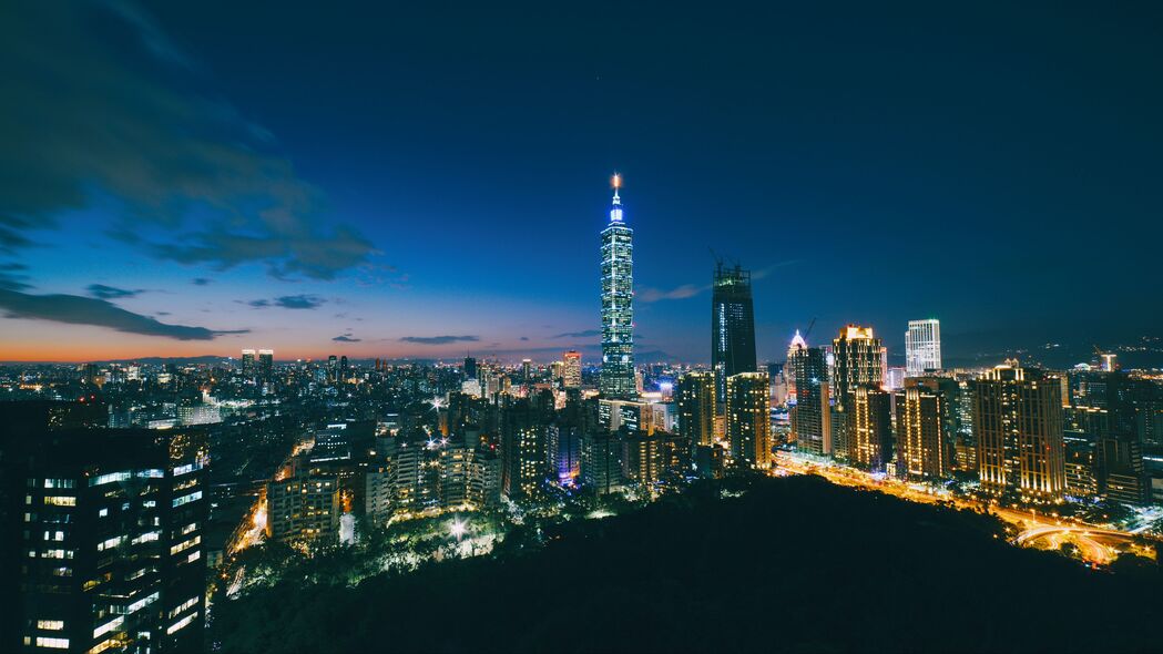摩天大楼夜城鸟瞰，台北建筑美景4K高清壁纸（3840x2160）