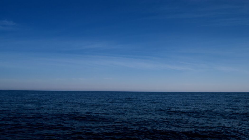 海平线波纹涌动，天空如画，绝美4K风景壁纸3840x2160高清下载
