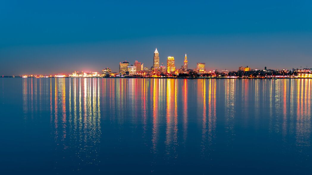 夜城之光，克利夫兰海滩全景4K壁纸，俄亥俄州城市灯光美景高清下载