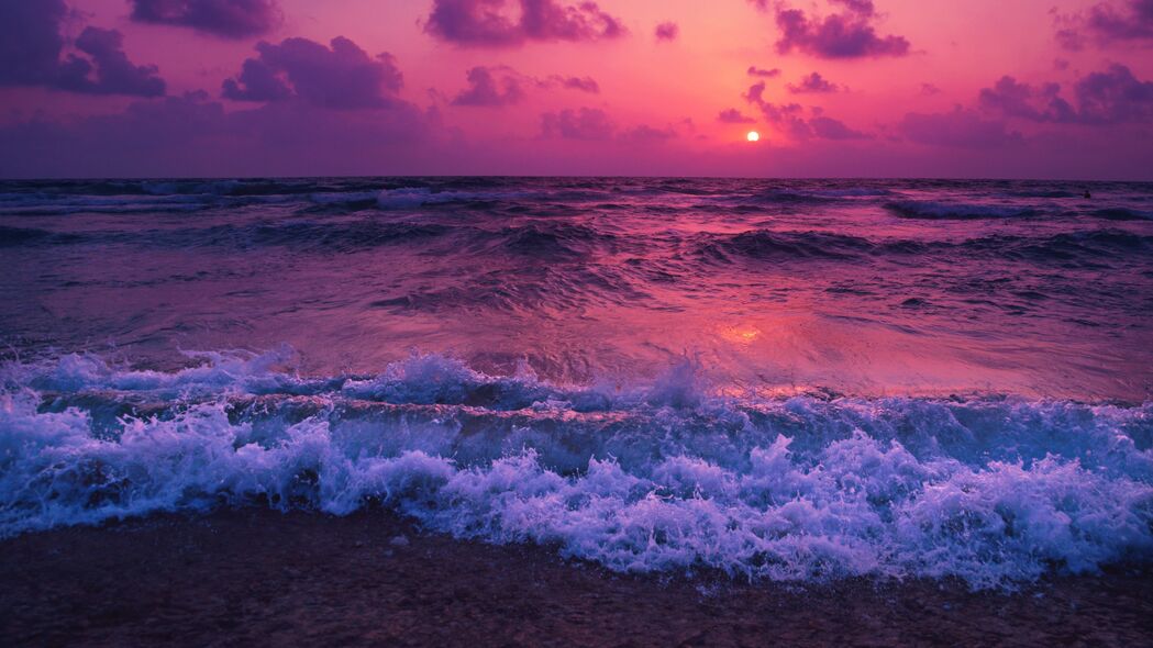 大海冲浪落日余晖，地平线云卷云舒，4K高清壁纸，3840x2160精美下载