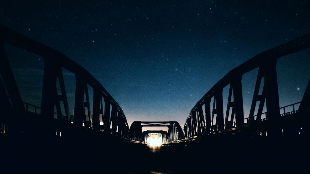 大桥星空夜晚，浅色4K高清壁纸，3840x2160分辨率背景图片下载
