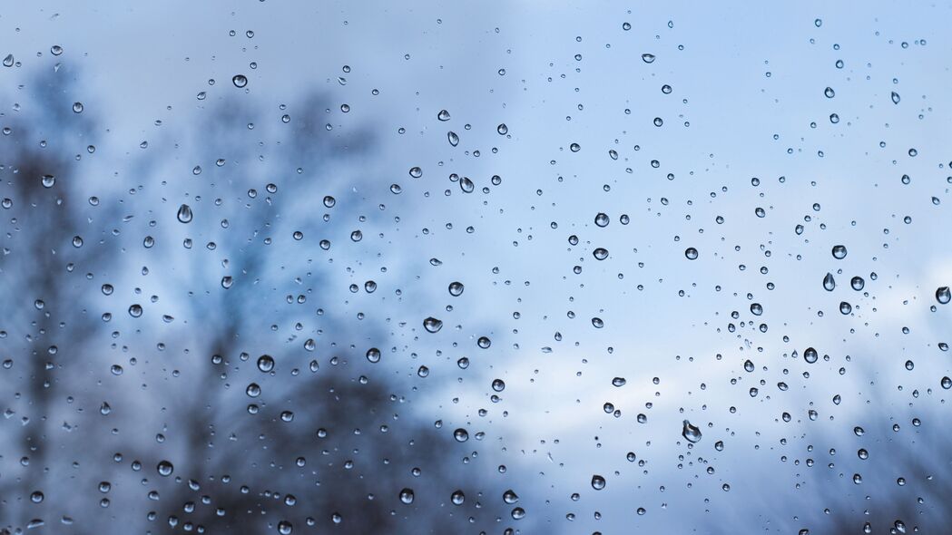 雨滴模糊玻璃，湿窗高清4K壁纸，3840x2160背景图片下载