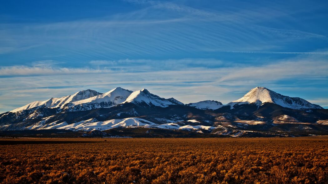 科罗拉多山脉雪景4K高清壁纸，绝美山峰与地平线的天空画卷（3840x2160）