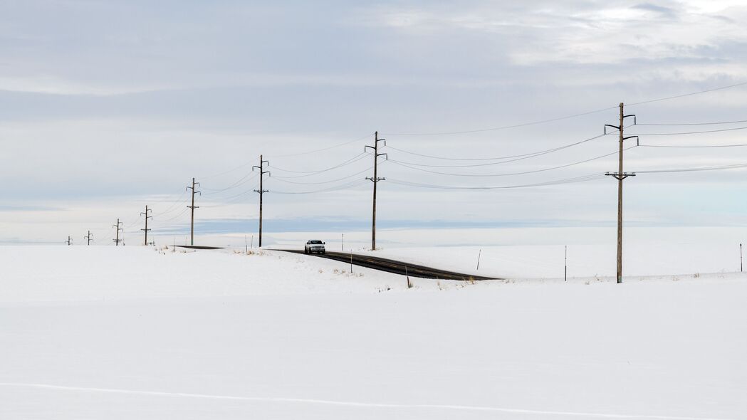 冬日道路雪景运动4K壁纸，极简风格，高清3840x2160背景图片下载