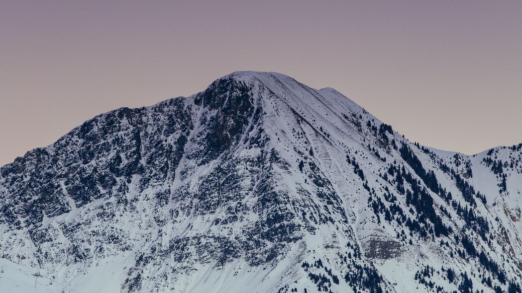 山峰雪景黄昏时分，绝美4K高清壁纸（3840x2160）免费下载