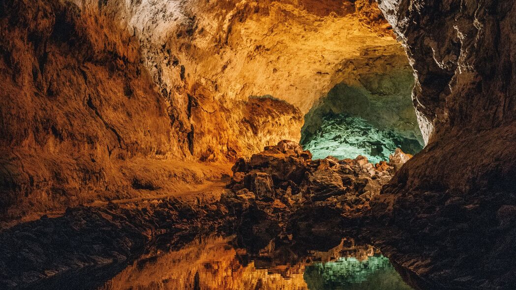 洞穴探险，水映火山，金丝雀岛Cueva de los Verdes神秘内部，4K高清壁纸下载