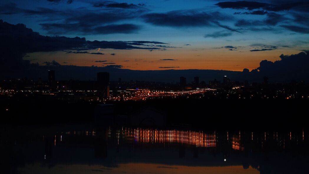 夜城之光，绚丽反射地平线，超清4K夜景壁纸3840x2160免费下载