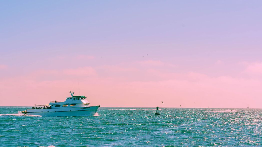 船行海上，地平线波浪粉彩之美，4K高清壁纸3840x2160，免费下载
