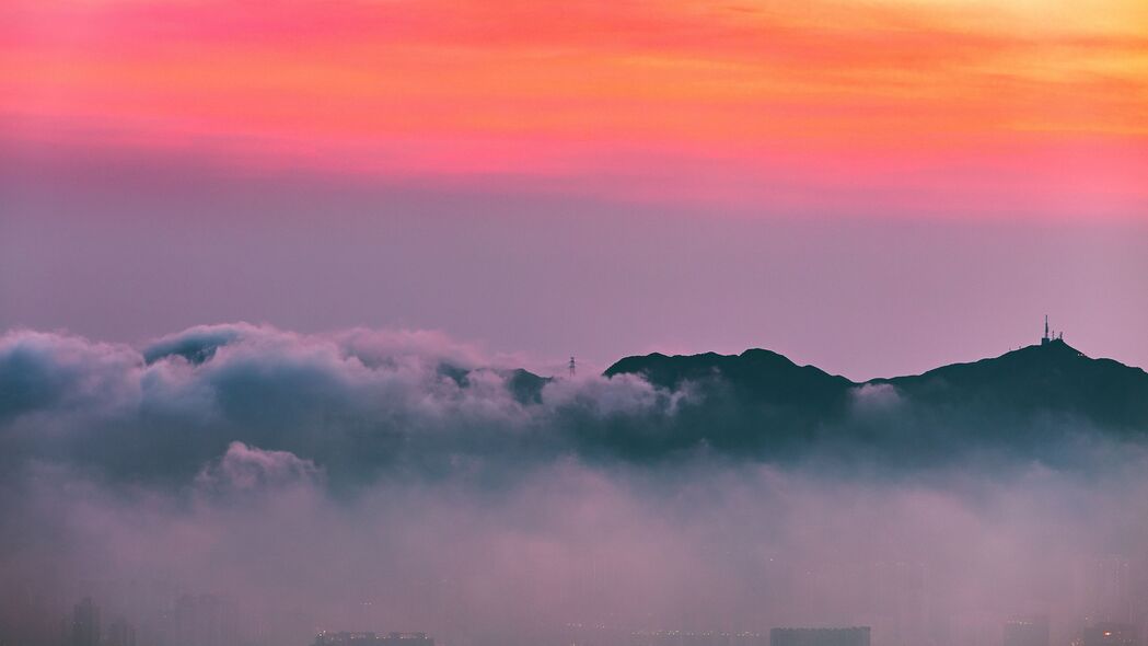 云日出山城雾景，黎明4K高清壁纸，3840x2160超清下载
