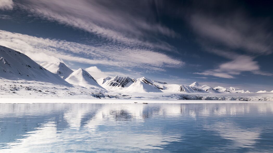 山脉雪域湖景，冰山奇景斯瓦尔巴，精选4K壁纸，3840x2160高清下载