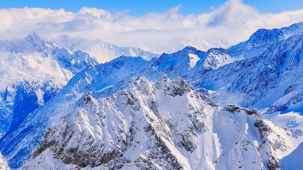 绝美山脉雪景，4K超清3840x2160山峰壁纸，高清下载欣赏