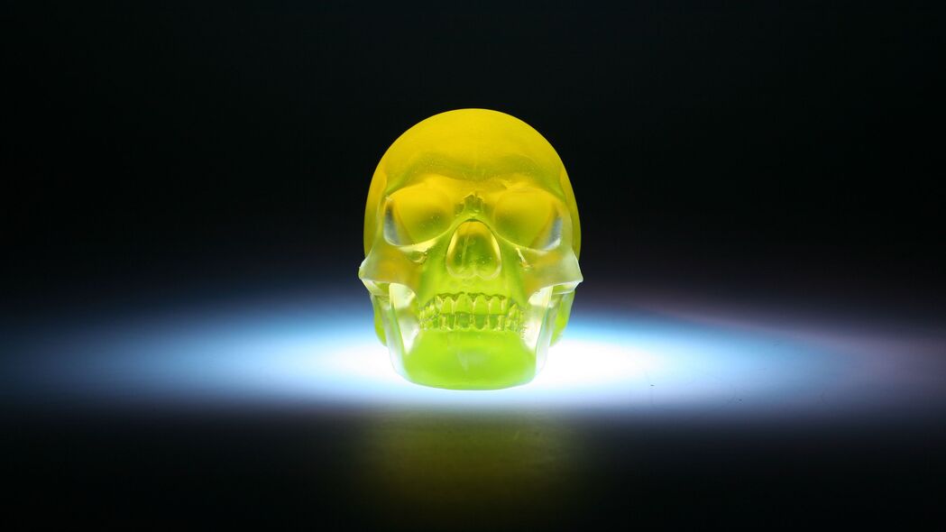 头骨3D模型黄色主题，超清4K壁纸，3840x2160分辨率，高清背景图片下载