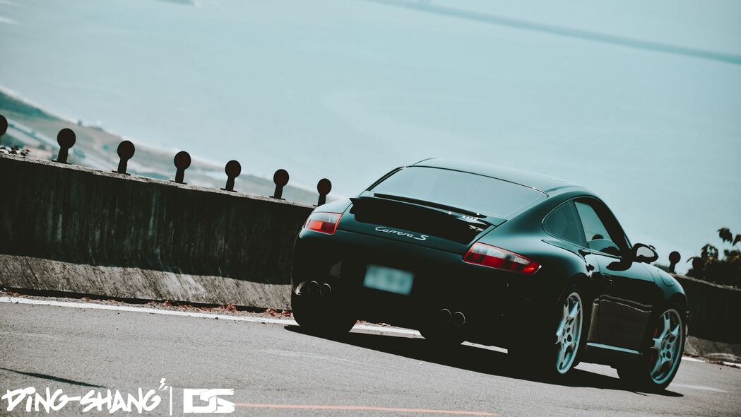 保时捷997 Carrera S黑色侧视图4K壁纸，高清3840x2160背景图片下载