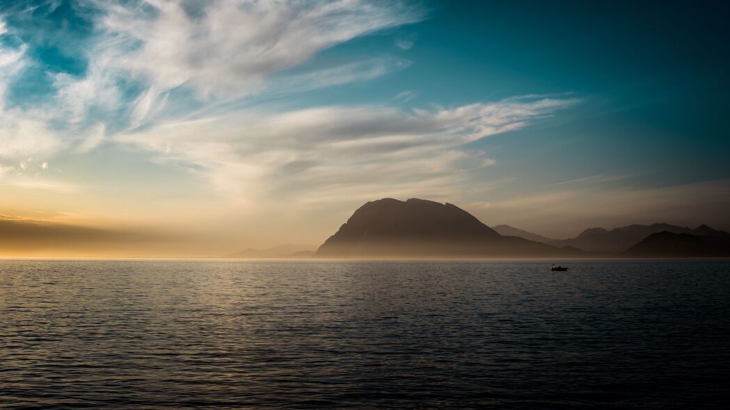 大海、山脉、地平线晚景，超清4K（3840x2160）风景壁纸，高清下载