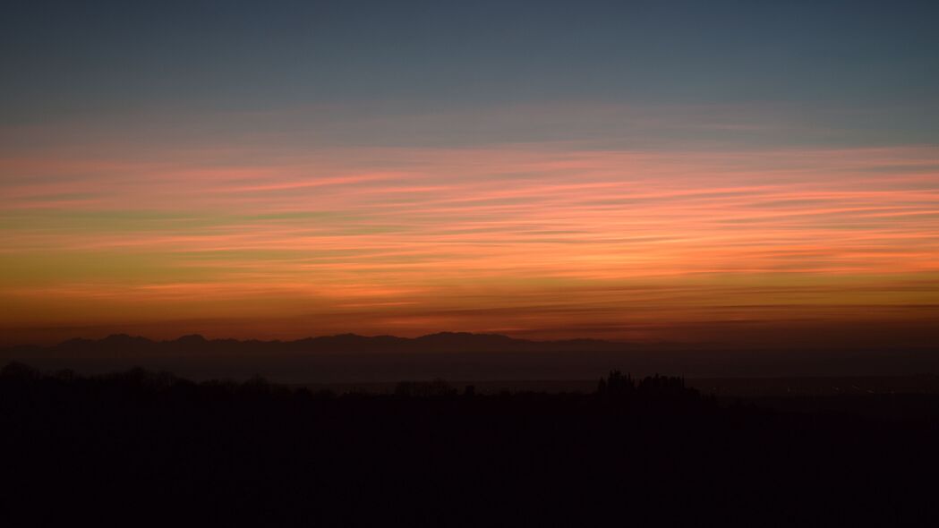 天空、云朵、地平线绝美日落，精选4K壁纸，3840x2160超高清风景图片，一键下载！