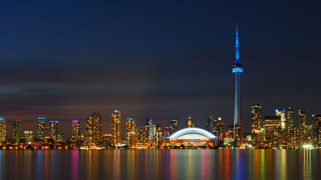 多伦多夜景摩天大楼全景4K超高清壁纸3840x2160下载