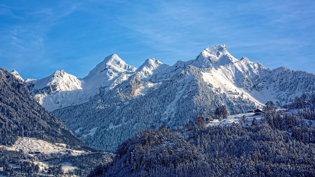 4K超高清山脉雪顶天空壁纸，3840x2160精美风景图片下载