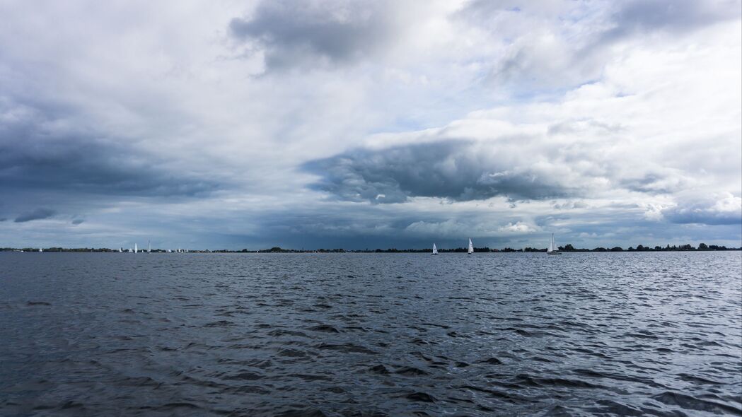 海与地平线交汇，绝美天空4K壁纸，3840x2160高清风景图片下载