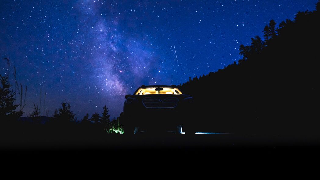 星空之夜，绝美汽车4K壁纸，3840x2160高清风景图片下载