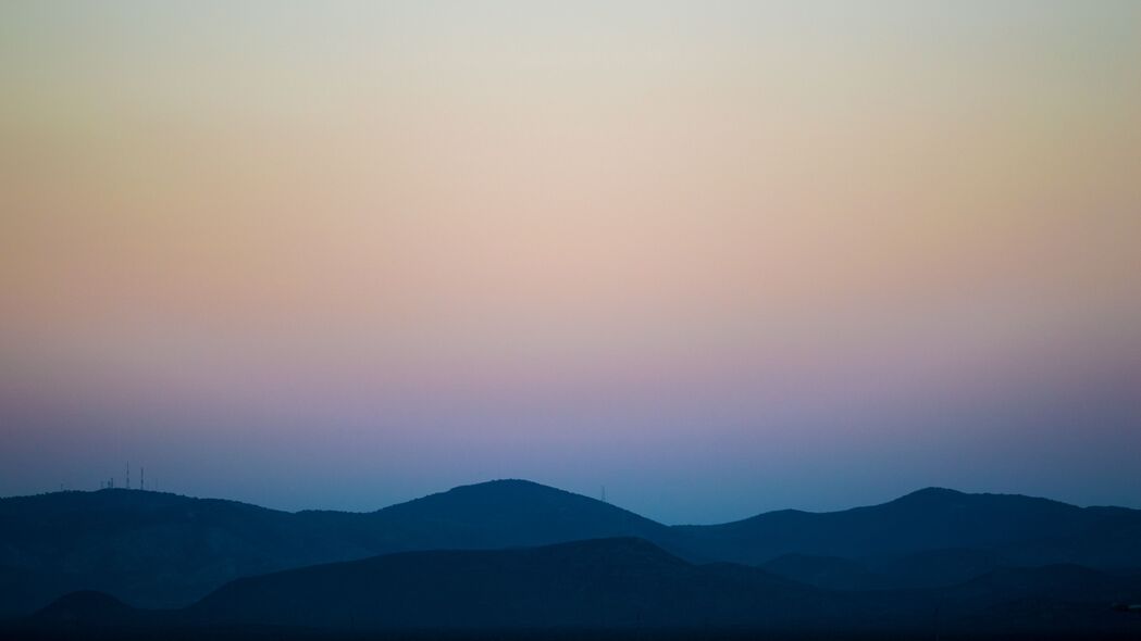 绝美山脉·天空·地平线·日落盛景 4K超高清壁纸 3840x2160免费下载