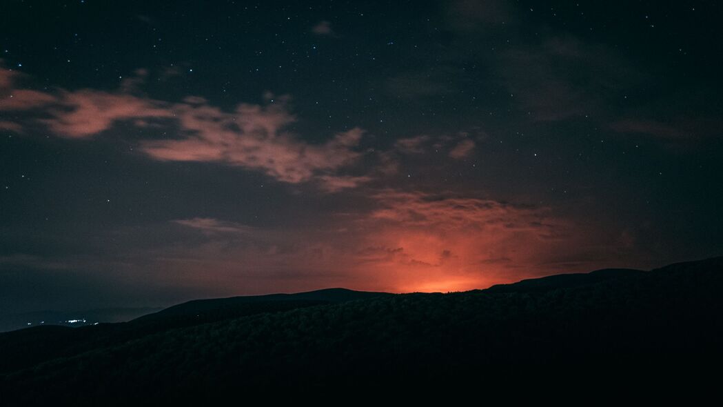夜幕下璀璨星空与地平线交汇，绝美4K壁纸（3840x2160）高清下载