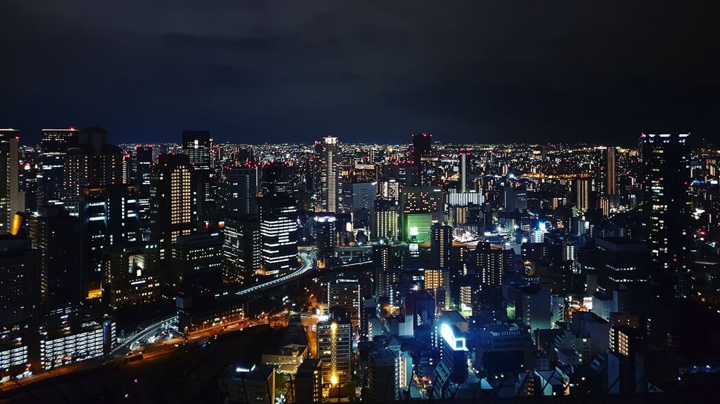 夜城璀璨建筑，高清4K城市灯光壁纸，3840x2160分辨率，风景美图随心下载