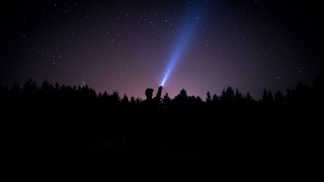 星空之美，夜晚浅色星星高清4K壁纸，3840x2160分辨率，免费下载