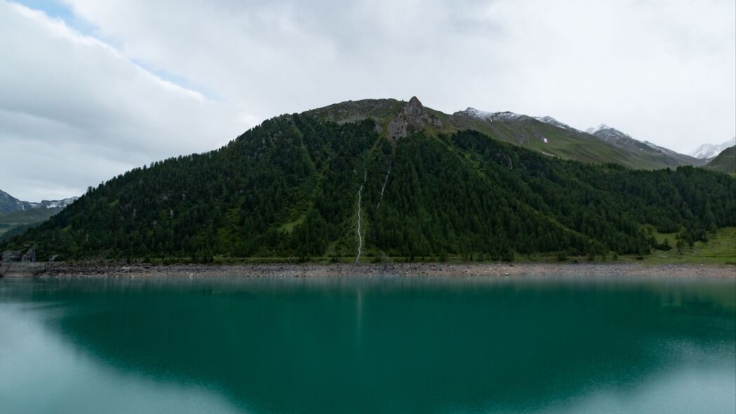 山湖美景，高清4K壁纸，3840x2160分辨率风景图片下载