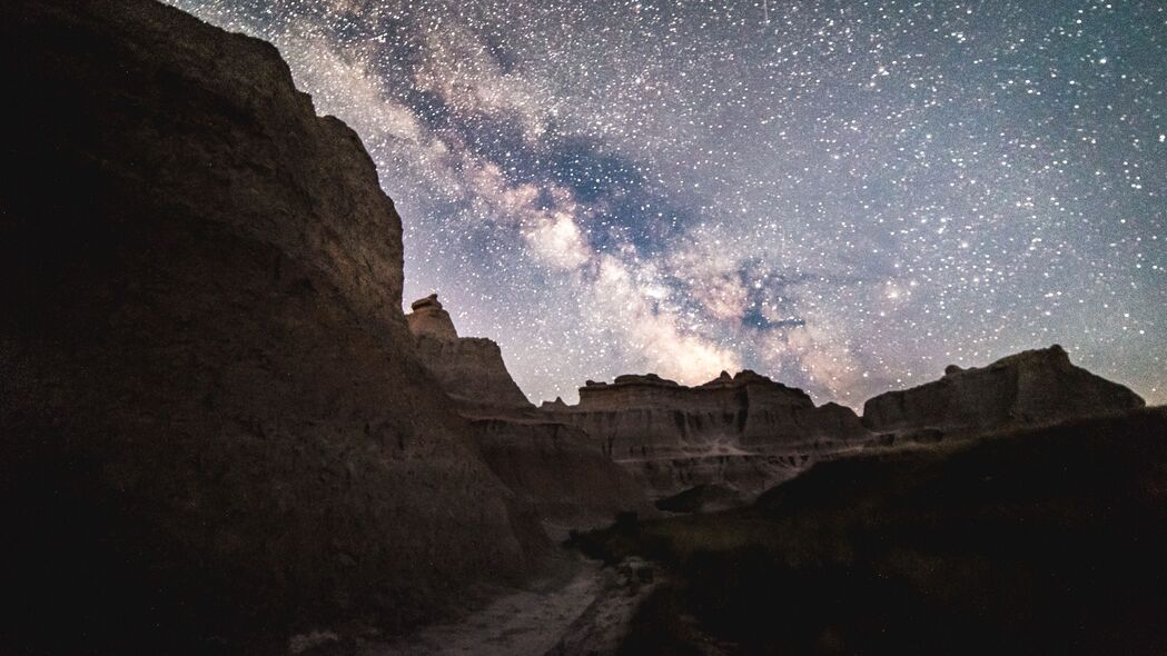 山脉星空璀璨，星星闪烁4K壁纸，超清3840x2160风景图片下载