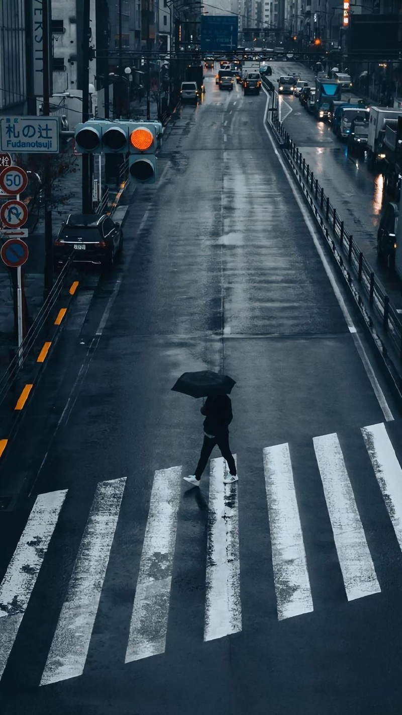 下雨天街头高清JPG摄影素材，风景设计图片免费下载