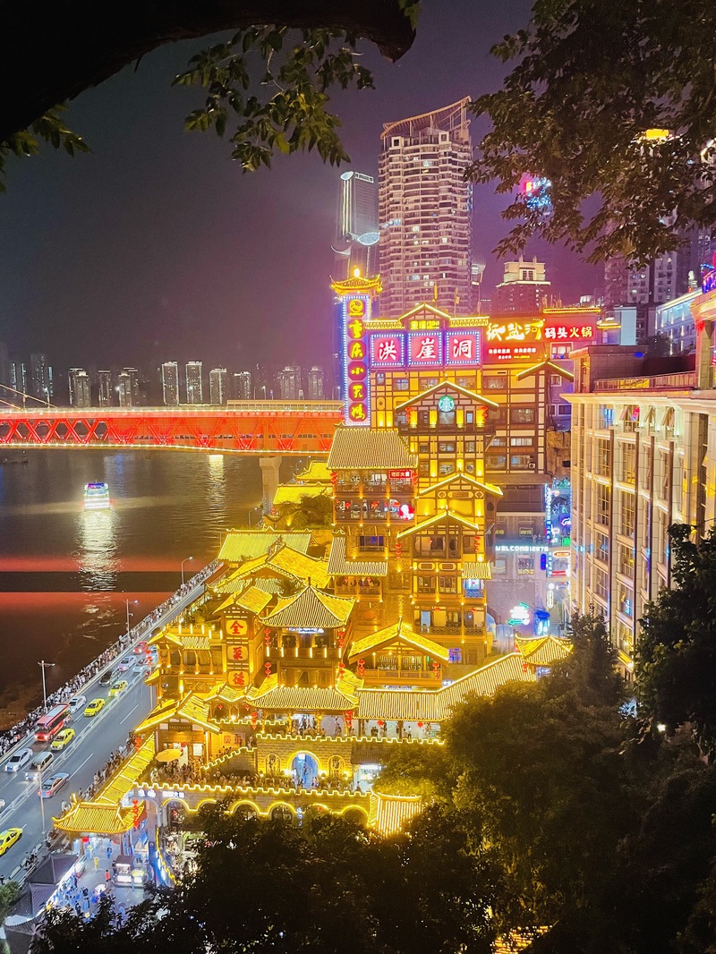 重庆洪崖洞夜景，高清JPG图片与PSD设计素材，一键下载！