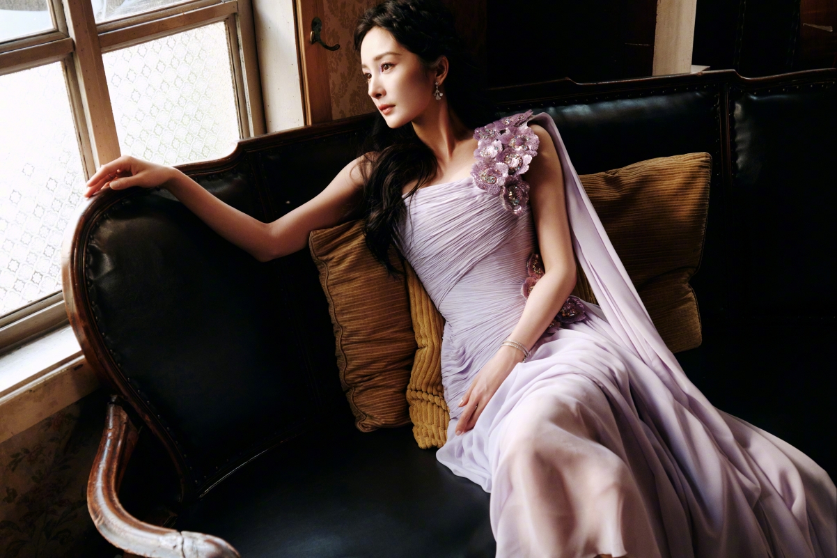 杨幂高清4K壁纸大赏 - 丁香色美女壁纸3840x2560超高清下载