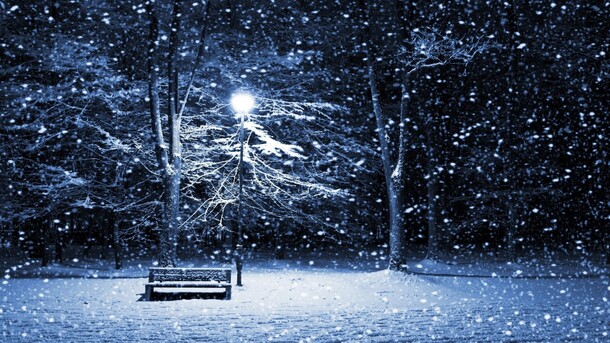 雪夜公园路灯高清PNG透明背景图片，摄影风景素材，免费下载