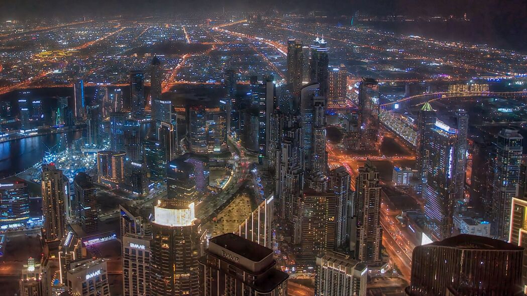 摩天大楼璀璨夜景，迪拜城市风光，阿联酋建筑之美，高清4K灯光壁纸（3840x2160）下载