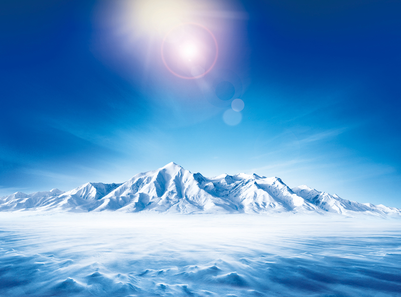 创意雪山海报背景，高清JPG素材，另类图片设计资源免费下载