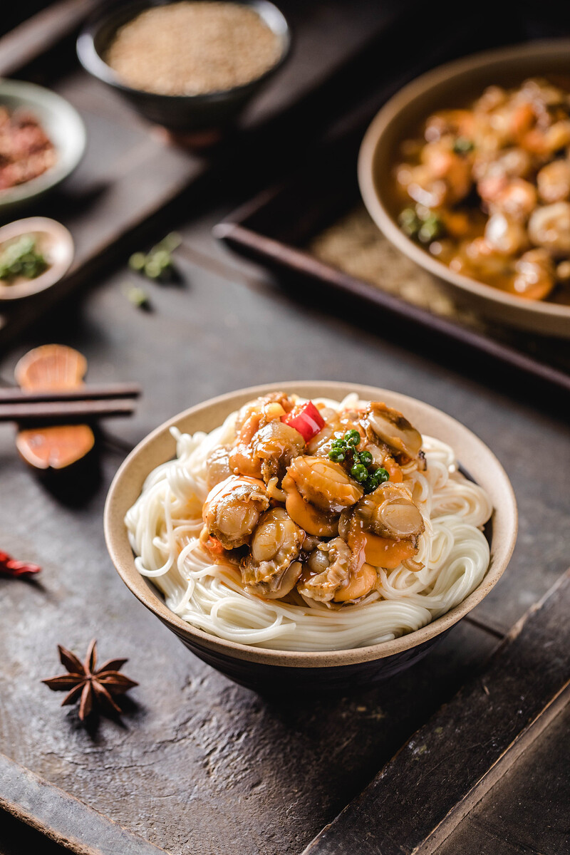 汤粉美食盛宴，卤蛋汤粉与面条高清JPG，创意图片素材任你下载