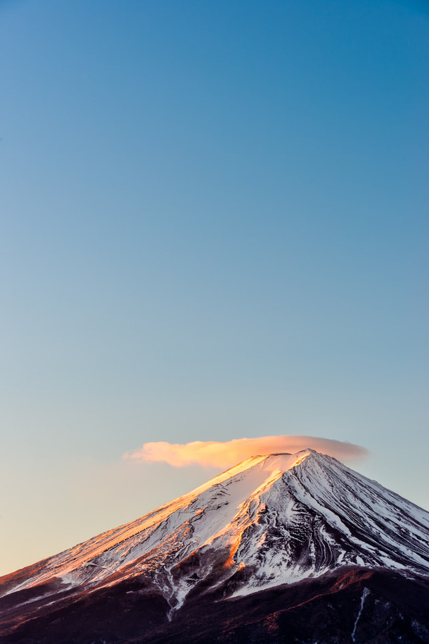 蓝天白云雪山阳光，高清PNG透明壁纸，摄影风景素材下载