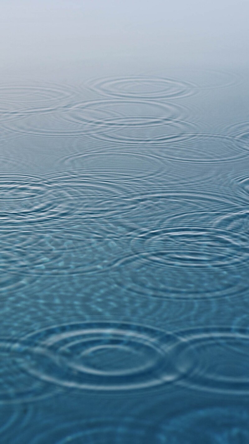 高清雨点H5背景JPG图片，独特设计素材，一键下载