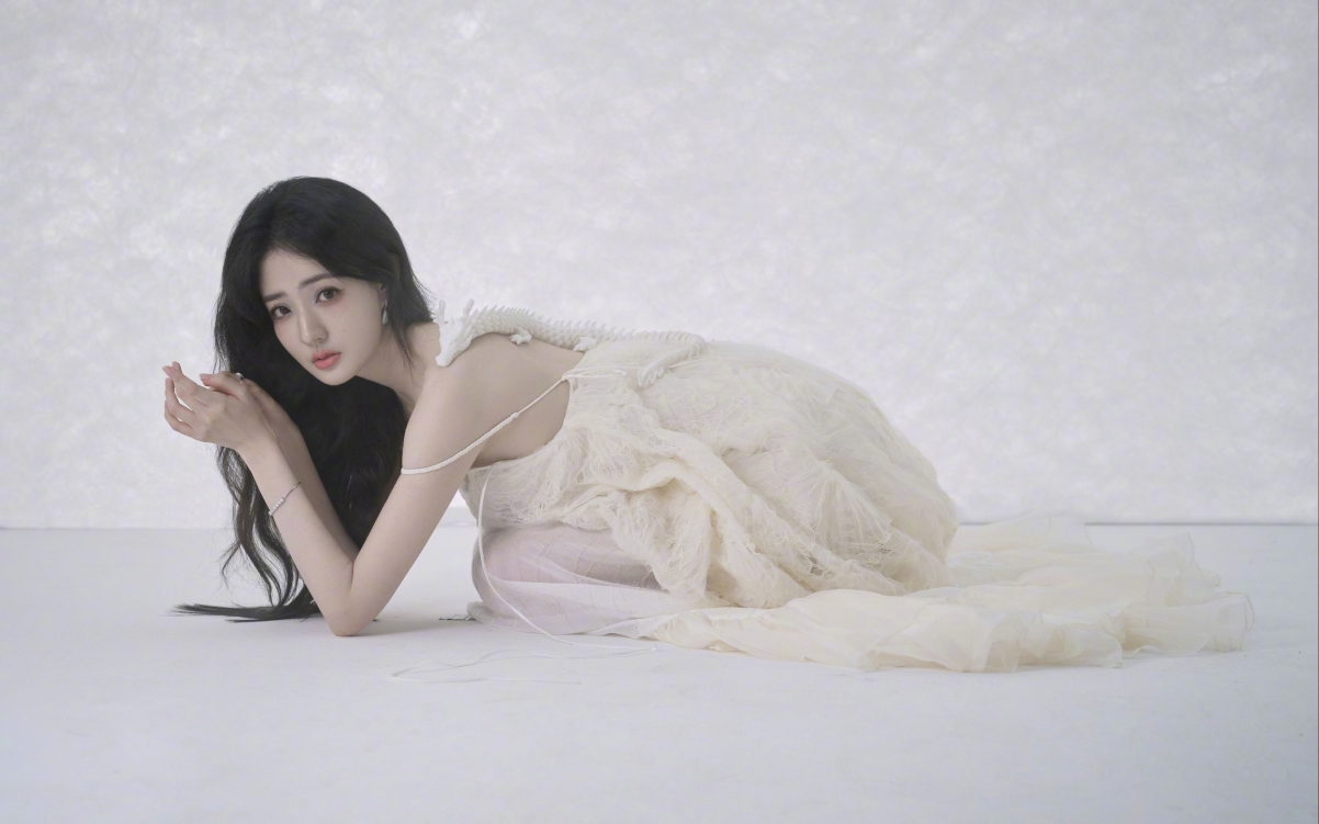 徐璐绝美高清4K壁纸，3840x2400分辨率美女图片，优雅下载