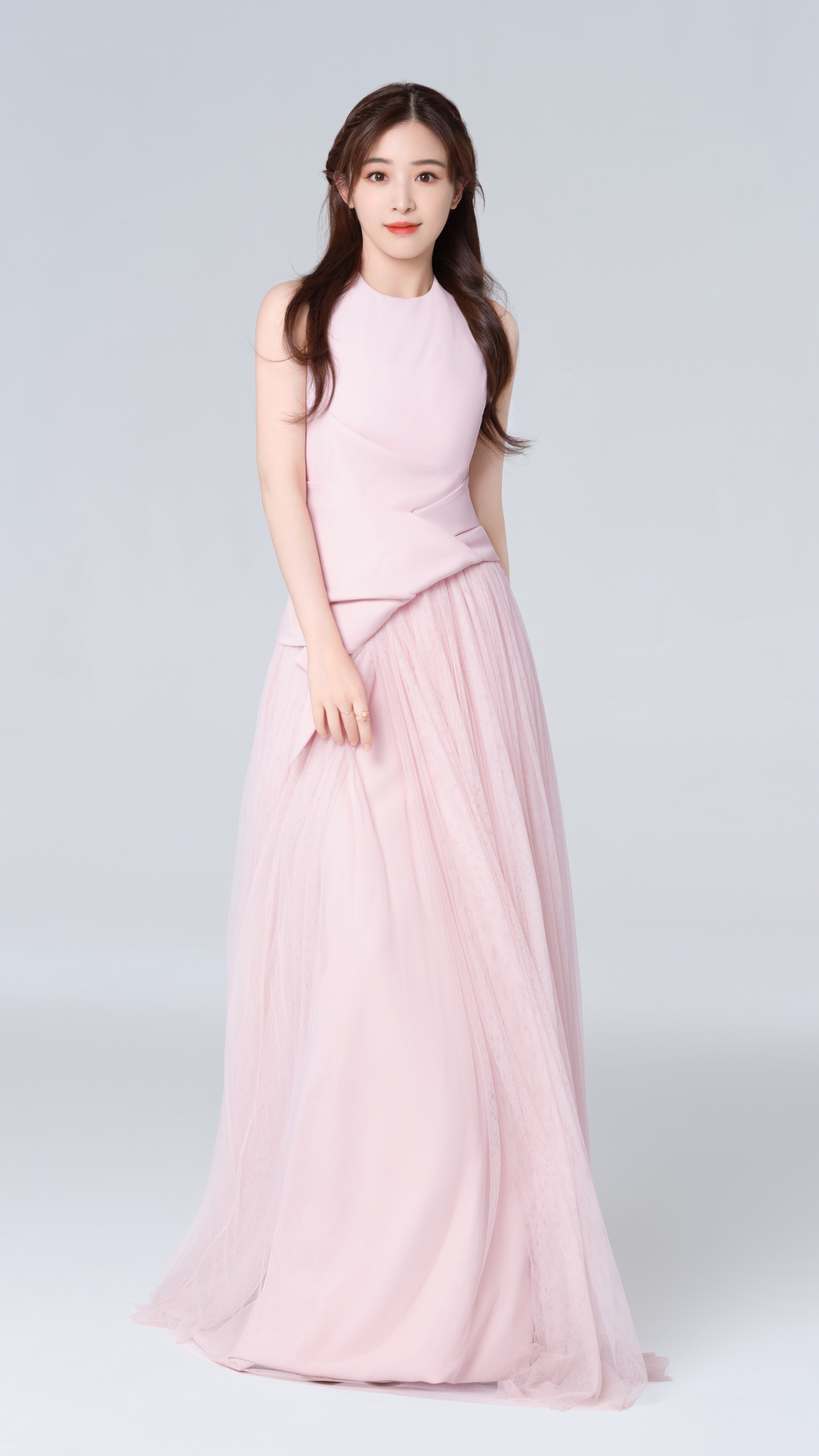 张含韵绝美粉色长裙4K高清壁纸，适配手机桌面，2160x3840超高清下载