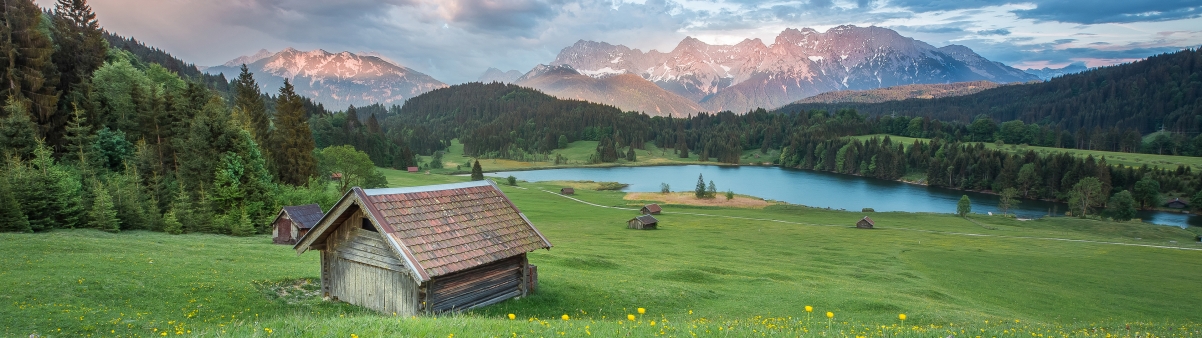 绝美阿尔卑斯山景，3840x1080超清双屏壁纸，高清下载尽享视觉盛宴