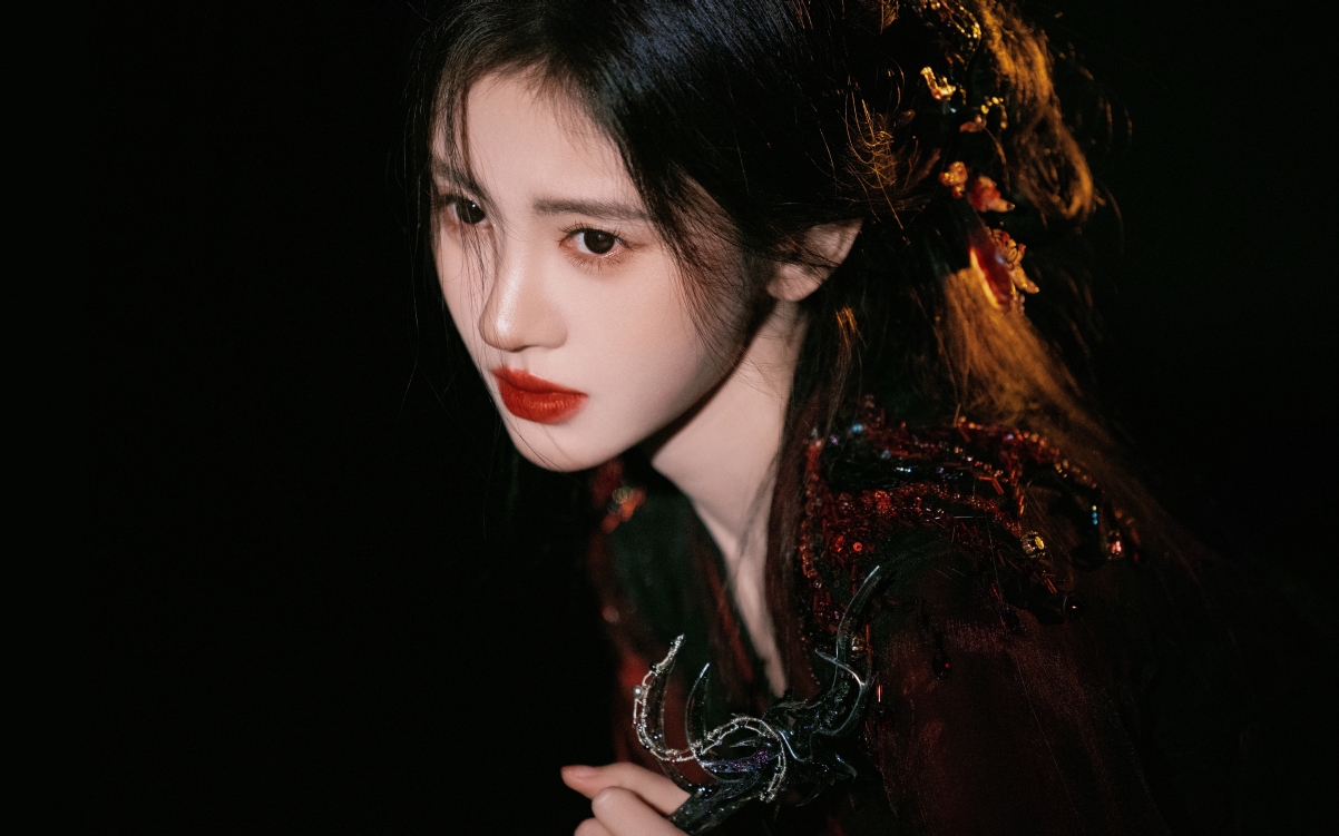 鞠婧祎绝美古风发簪造型，4K超清壁纸3840x2400，高清美女图片下载