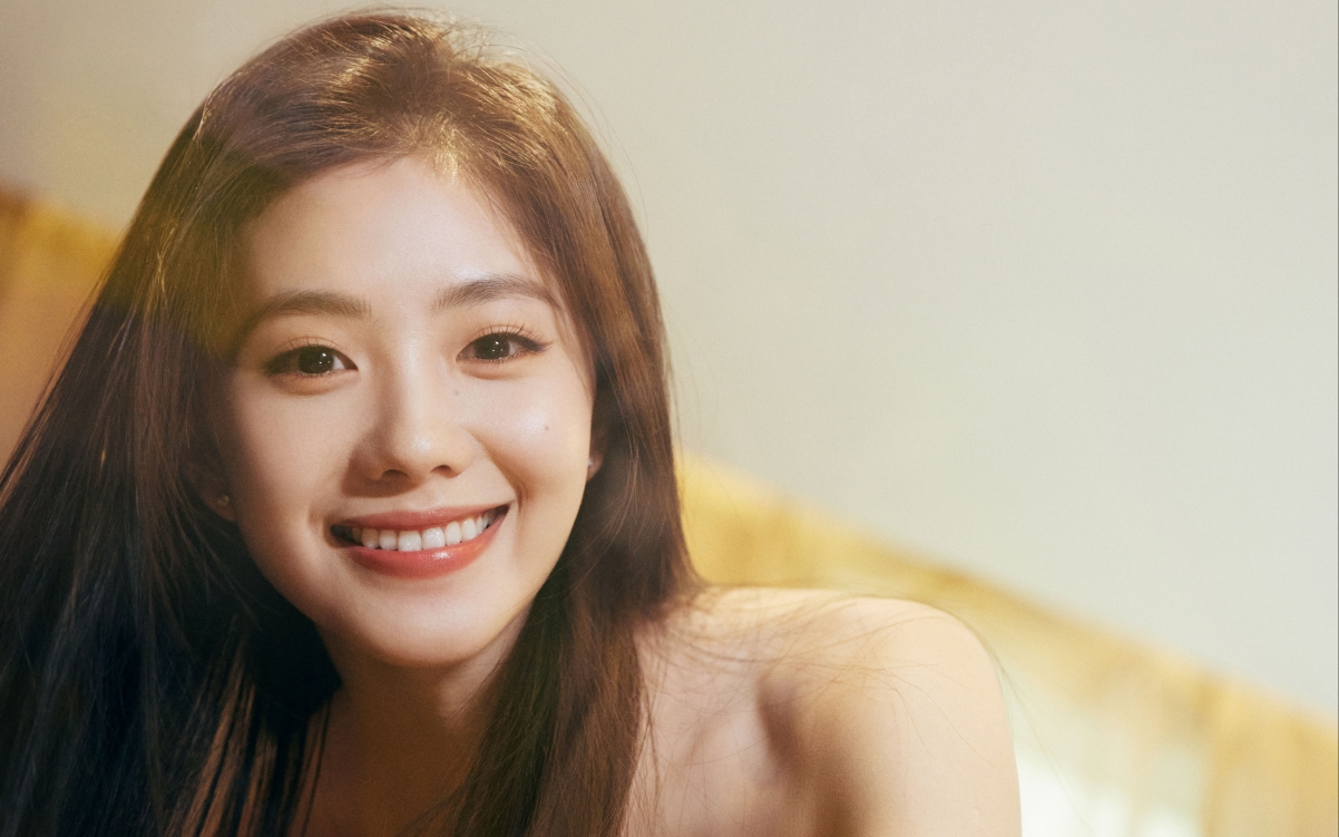 高清美女壁纸下载，刘浩存甜美微笑，4K分辨率3840x2400