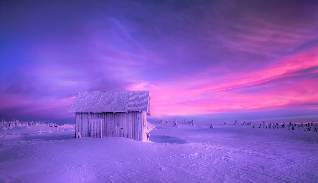 冬季挪威小屋雪地4K高清风景图片壁纸 2048x1182 下载