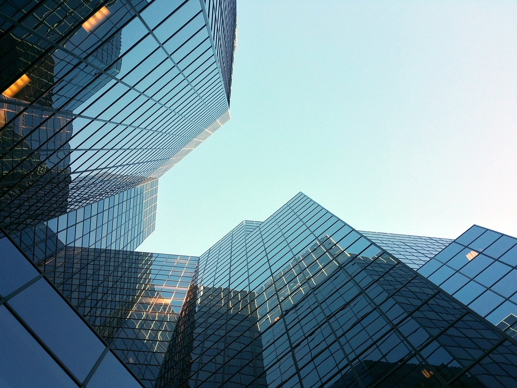 现代壮观建筑4K高清摄影壁纸，3264x2448分辨率，免费下载