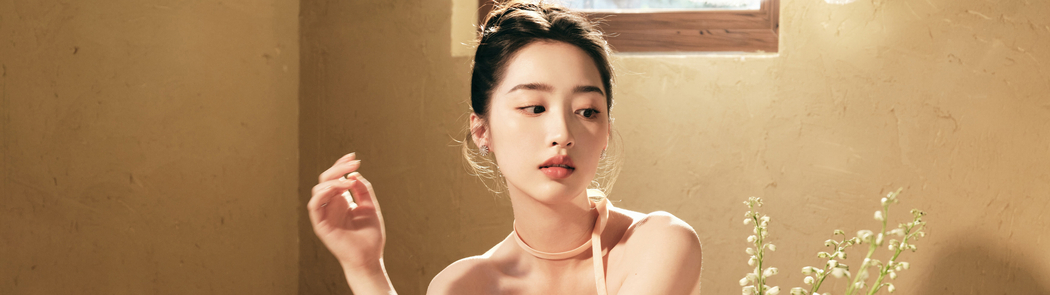 邓恩熙高清双屏壁纸下载 3840x1080 鲜花美女主题